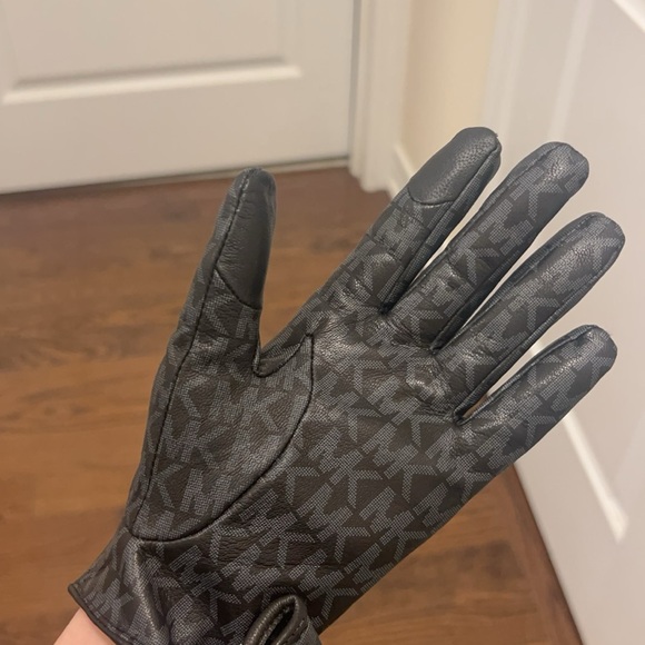 MK logo leather gloves - Picture 2 of 2